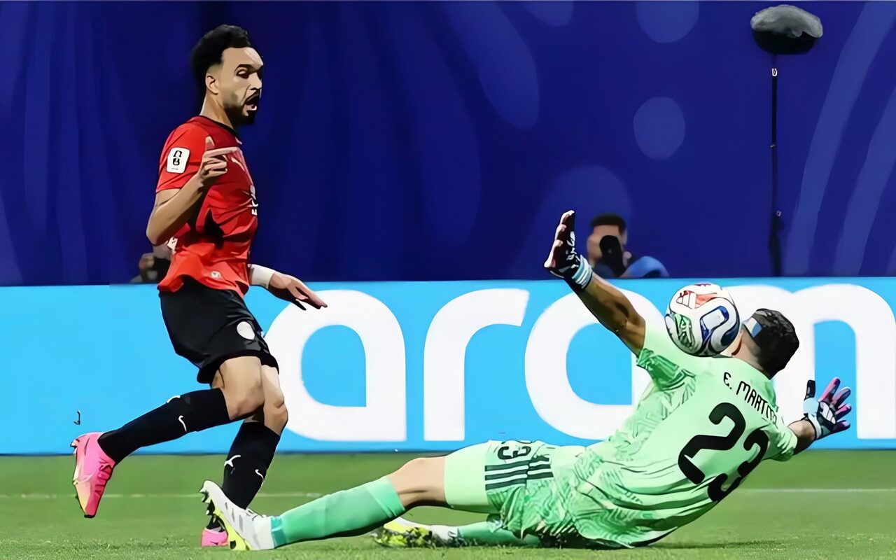 عقوبة فيفا تحرم مصطفى زيكو من المشاركة مع المنتخب في تصفيات أمم افريقيا