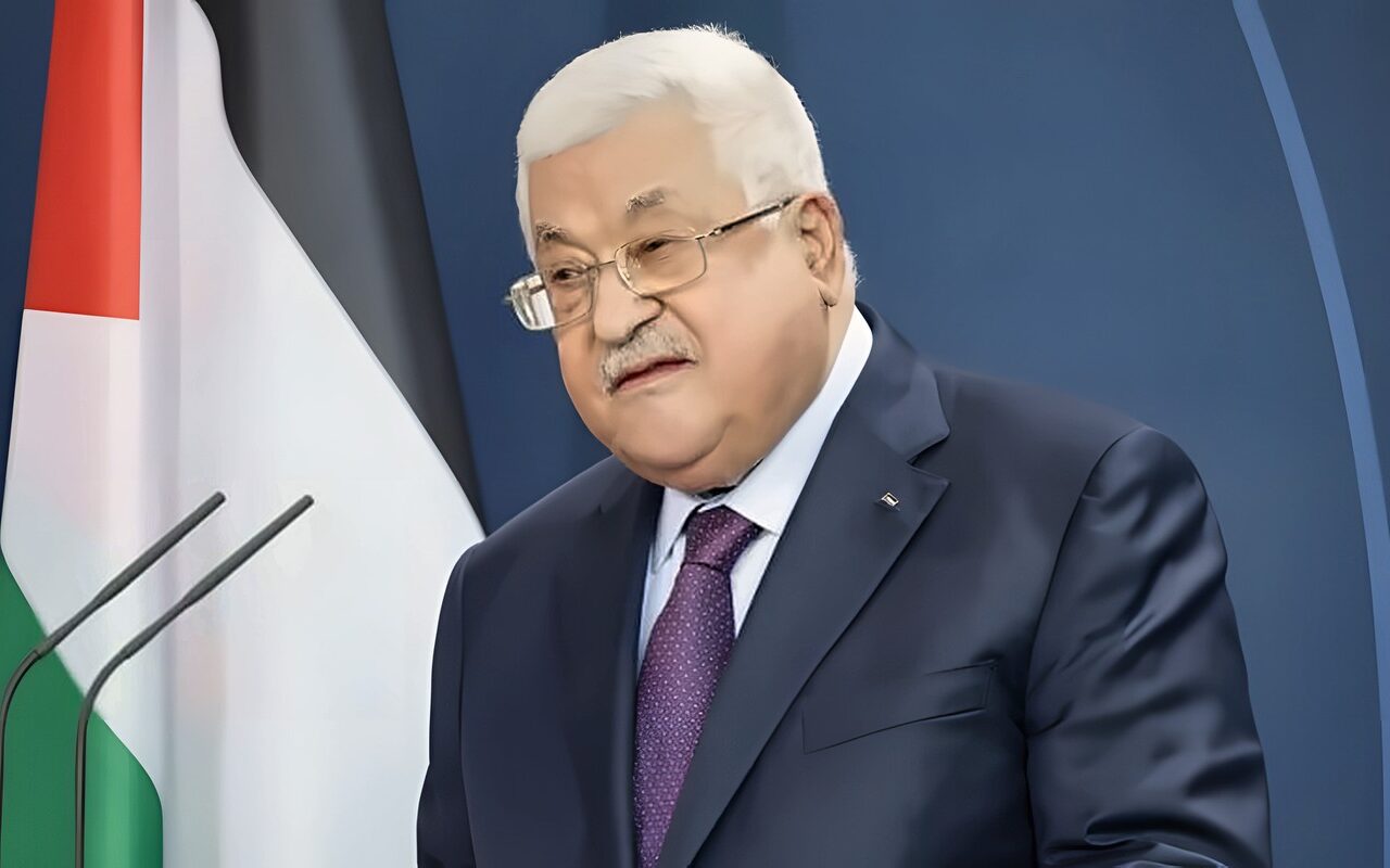 أكد تقديره للدور المصري التاريخي.. أبومازن يهنئ الرئيس السيسي بذكرى انتصارات أكتوبر