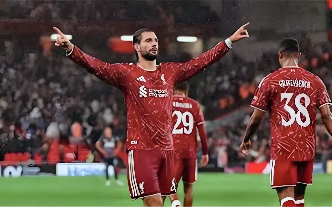 ليفربول يفوز 4-3 على فياريال في مبارة مثيرة بدوري أبطال أوروبا
