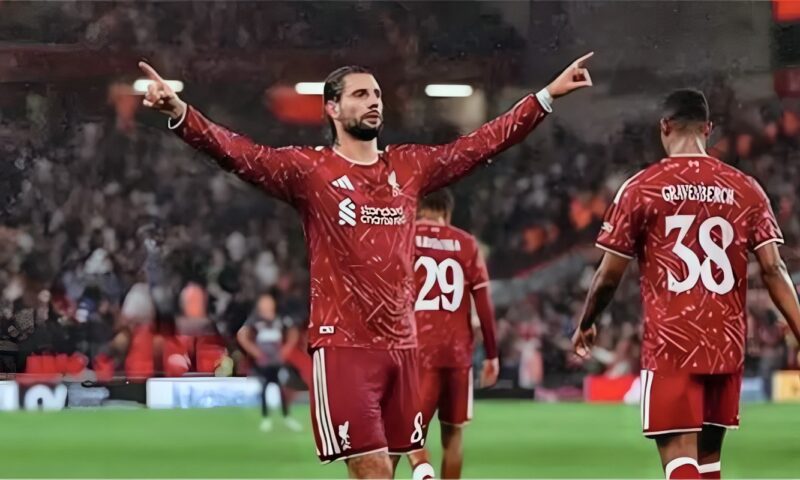 ليفربول يفوز 4-3 على فياريال في مبارة مثيرة بدوري أبطال أوروبا