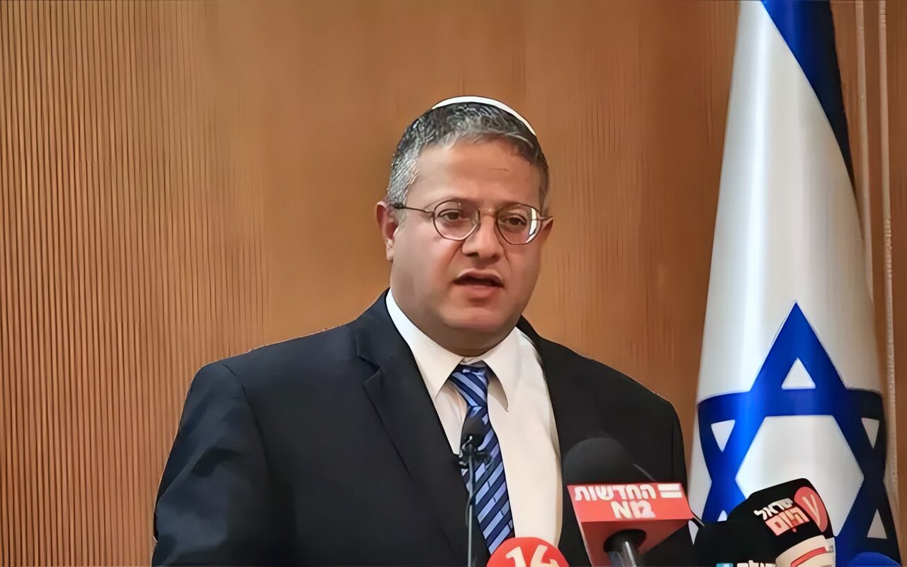 المتطرف بن غفير يدعو لتفكيك السلطة الفلسطينية ونزع سلاحها