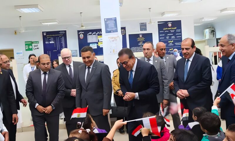 محافظ القليوبية ووزير الصحة يطلقان حملة تطعيم 1.2 مليون طفل ضد الحصبة والحصبة الألمانية من العبور