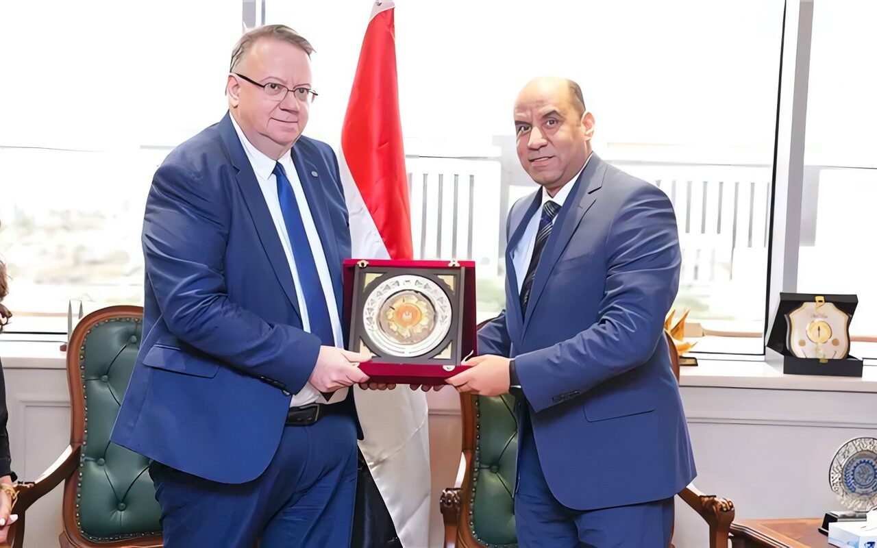 وزير العمل لإيريك أوشلان في ختام مهمته مديرًا لمكتب منظمة العمل الدولية بالقاهرة: مصر ترحب بكم