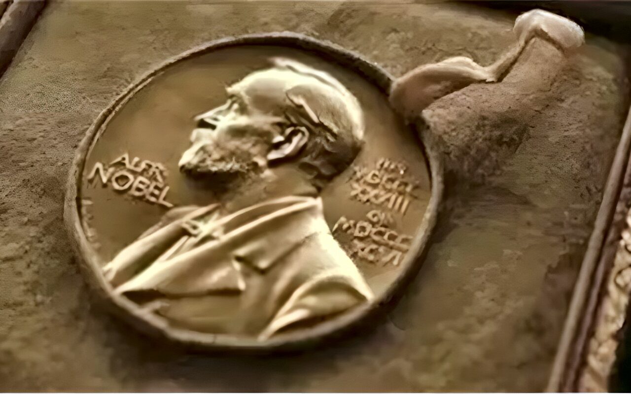 من لويس باستور إلى نوبل 2026.. حكاية لغز كيميائي عمره 178 عامًا.. جزيئات لا تراها العين قد تنقذ حياة.. اكتشاف يغير قواعد تصنيع الأدوية والعطور
