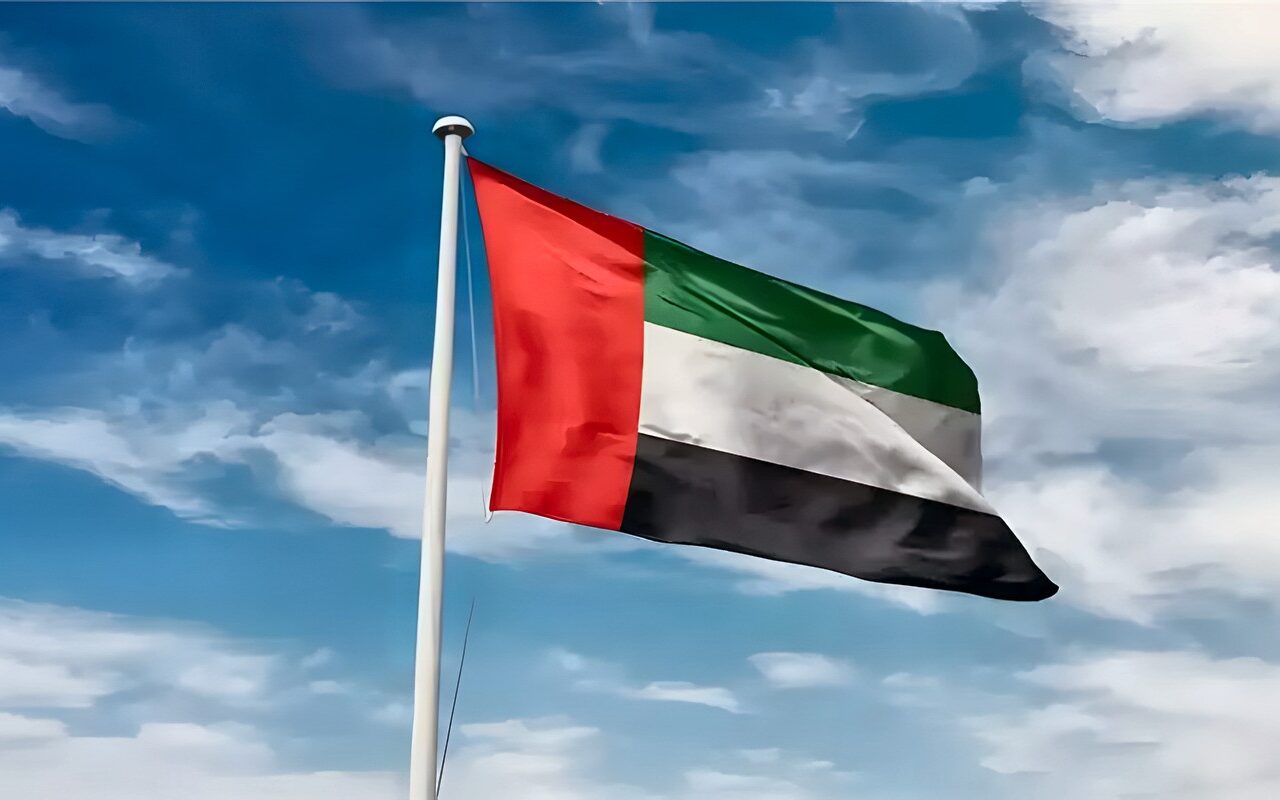 الإمارات تؤكد أهمية خفض التصعيد وتغليب الحلول الدبلوماسية في المنطقة