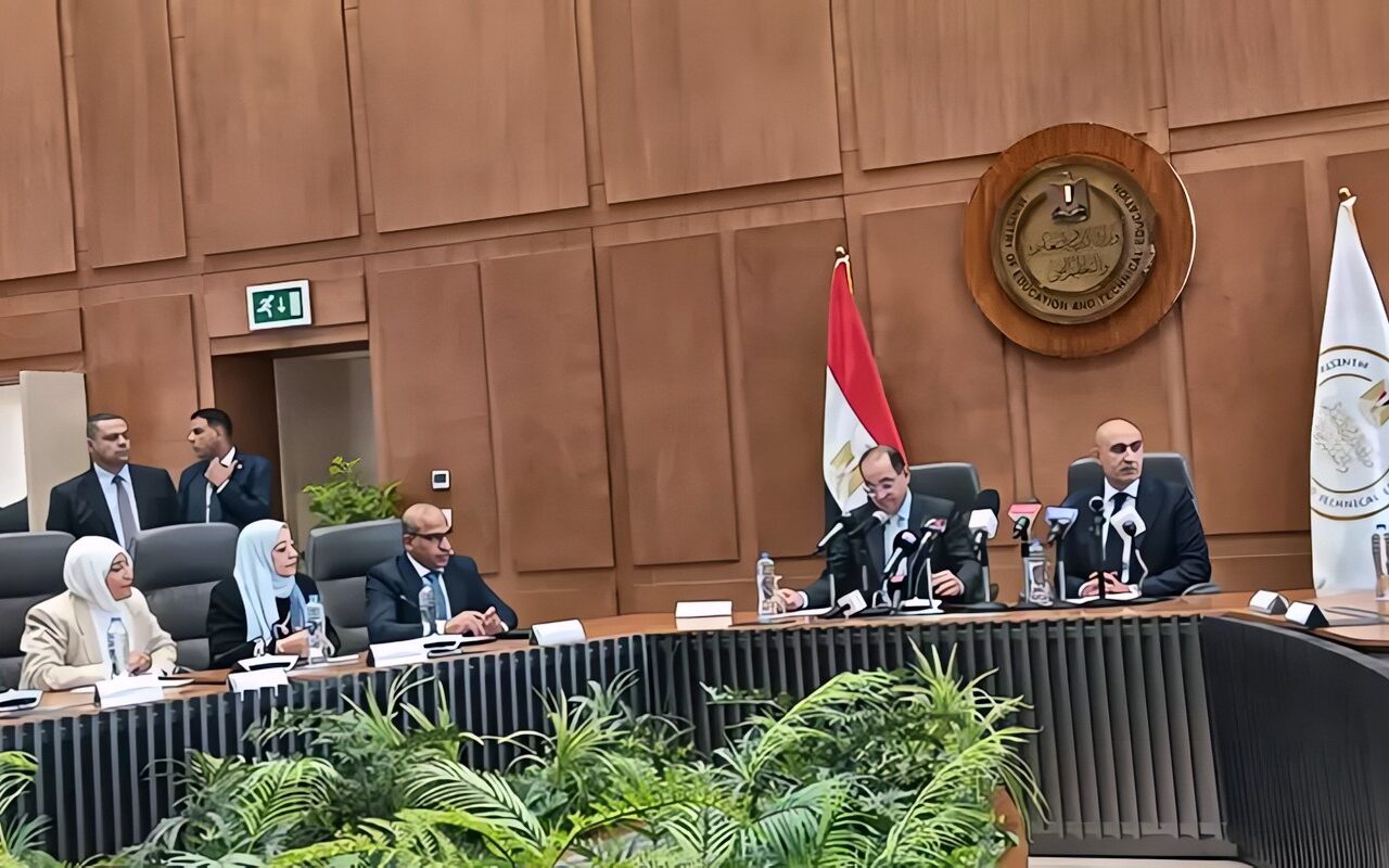 وزير المالية: ٥ و٦ الاف جنيه زيادة مرتبات المعلمين خلال عامين مقبلين