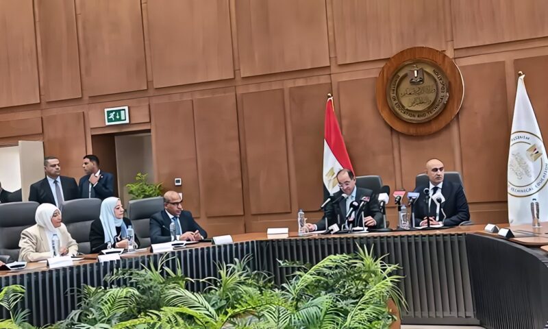 وزير المالية: ٥ و٦ الاف جنيه زيادة مرتبات المعلمين خلال عامين مقبلين