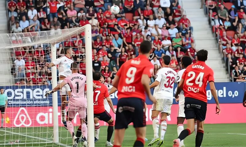 إشبيلية تفوز على أوساسونا 0/2 في الدوري الإسباني