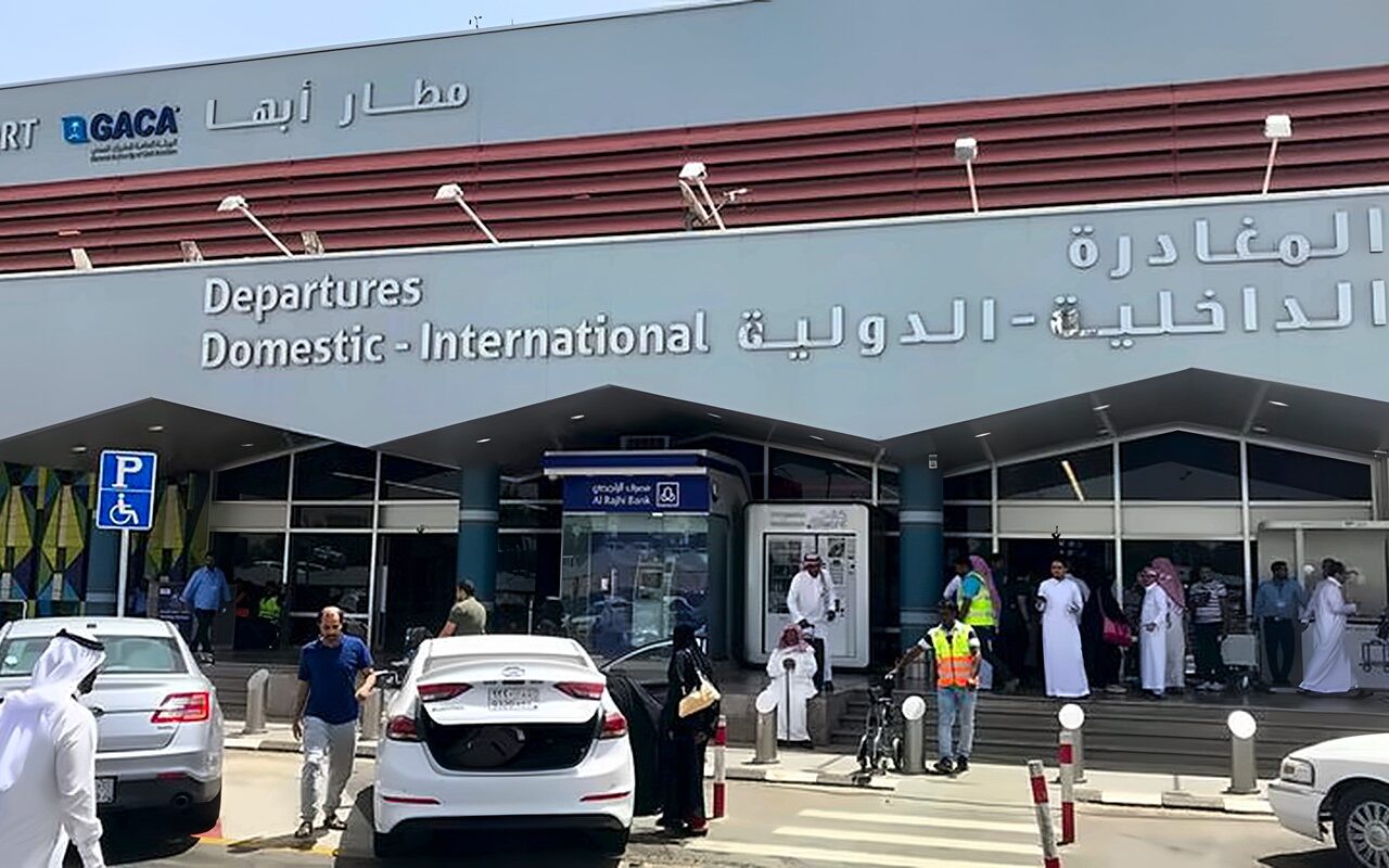 الحوثيون يعلنون استهداف مطار أبها السعودي بالصواريخ وتعطيل حركة الملاحة الجوية