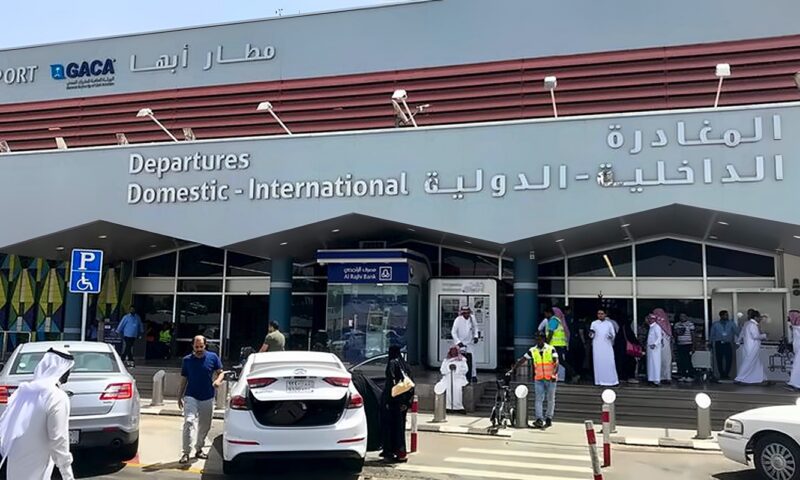الحوثيون يعلنون استهداف مطار أبها السعودي بالصواريخ وتعطيل حركة الملاحة الجوية