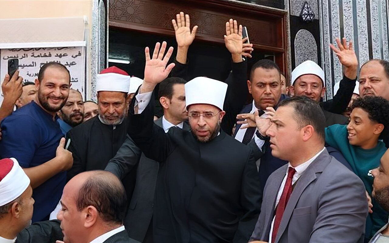 من الإسماعيلية، وزير الأوقاف يدعو إلى اجتماع كلمة المصريين وتماسكهم على قلب رجل واحد