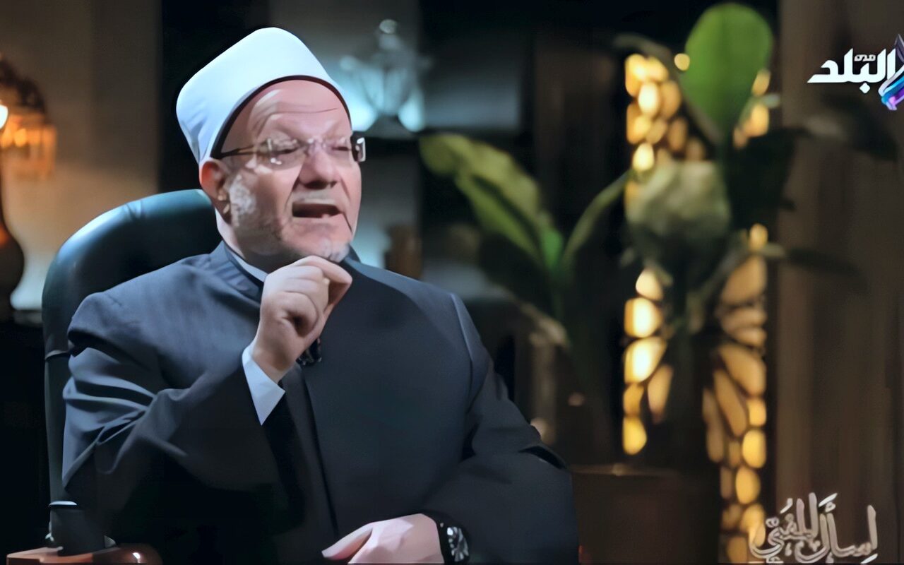 هل يجوز قطع الصلاة للرد على الهاتف؟.. أزهري يجيب