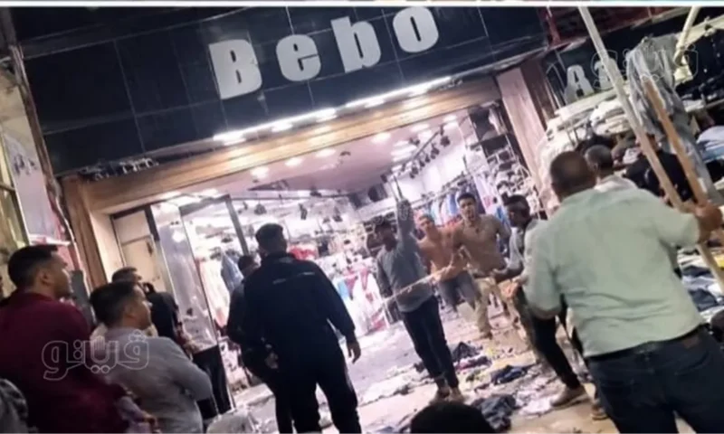 بالشوم والأسلحة البيضاء، اقتحام محل في شبرا بعد اتهامات بتصوير الفتيات بغرفة تغيير الملابس (صور)