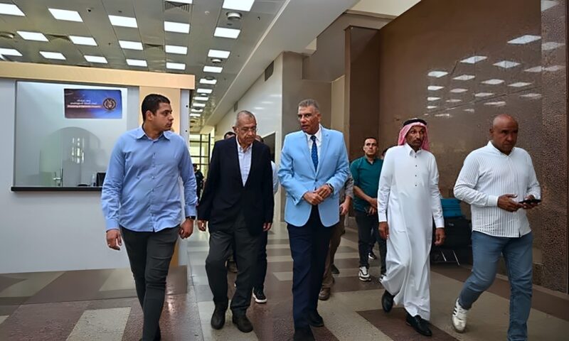 محافظ جنوب سيناء يتابع انتظام العمل بمنفذ طابا البري