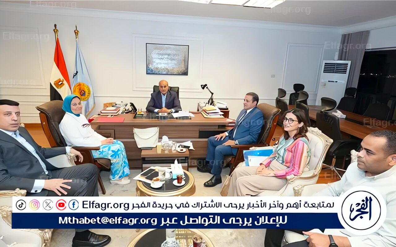 محافظ أسيوط يواصل لقاءاته الدورية مع أعضاء مجلسي النواب والشيوخ لبحث مطالب المواطنين