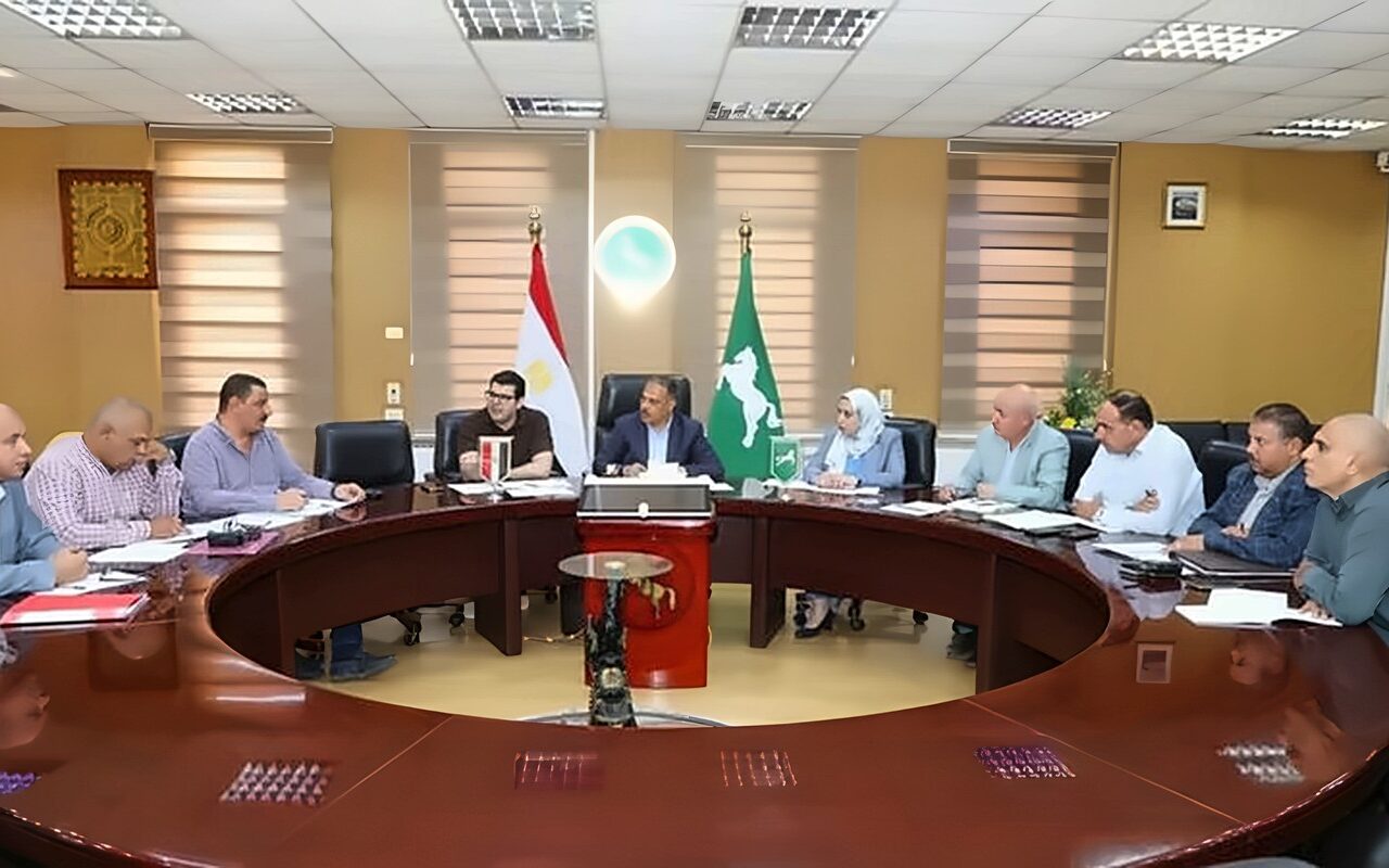 محافظ الشرقية يوجه بتسريع إجراءات تقنين أراضي أملاك الدولة
