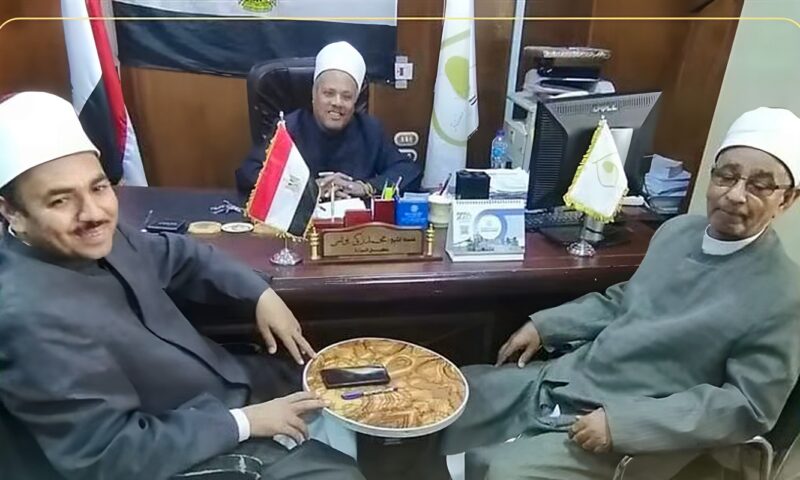 مدير أوقاف قنا يلتقي مديري ومفتشي إدارتي قفط ونقادة لمتابعة ملفات العمل الدعوي