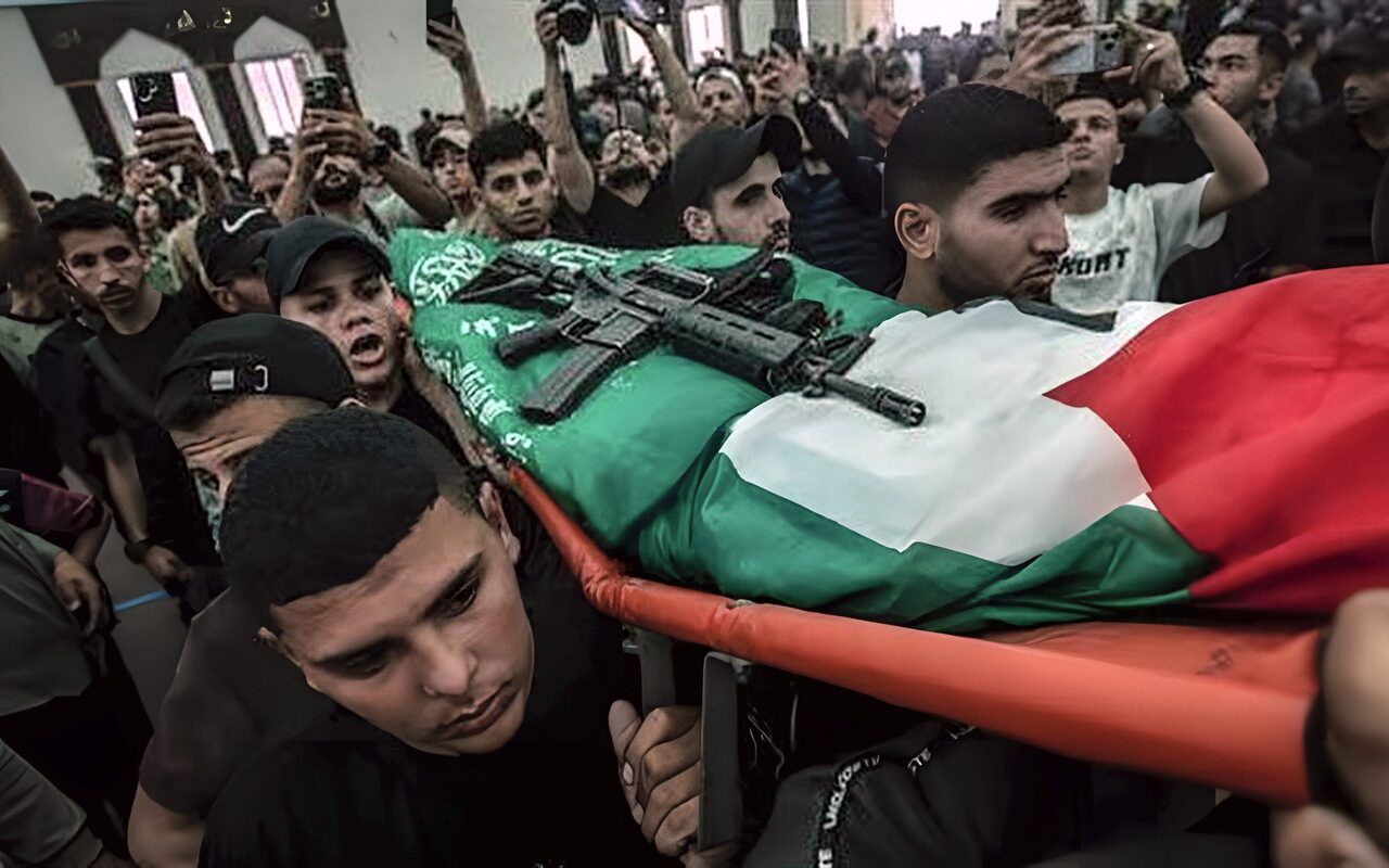 في الذكرى الأولى لاتفاقية السلام، جيش الاحتلال الإسرائيلي يعلن قصف غزة واغتيال قيادي في حماس