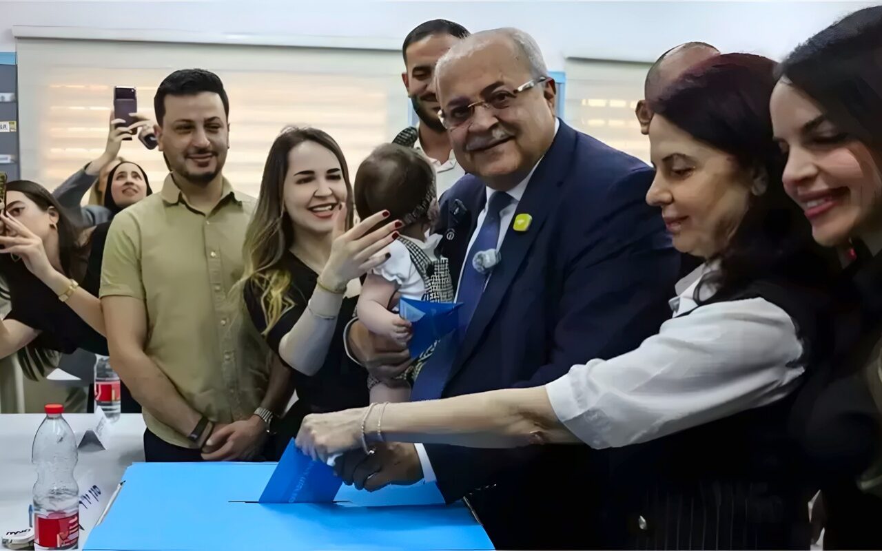 الطيبي: مستعدون لمساعدة آيزنكوت لإسقاط نتنياهو ولا مانع من التشاور مع قائمة منصور عباس