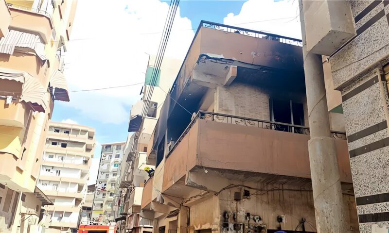 إخماد حريق في مخزن مطاعم شهيرة بالمنصورة (فيديو)