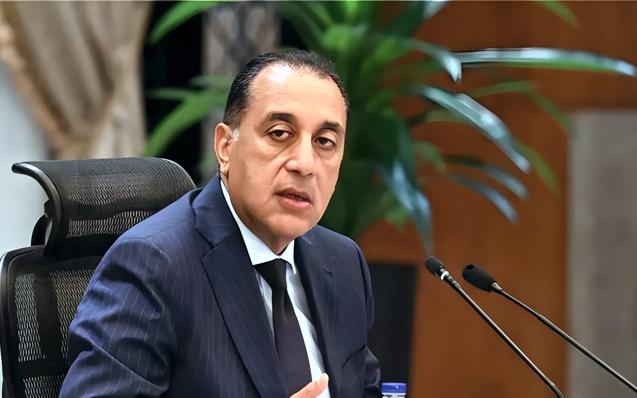 رئيس الوزراء يصدر 22 قرارا جديدا اليوم، منها إسقاط الجنسية عن مصريين