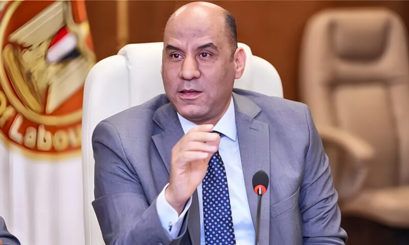 وزارة العمل تصدر 5 قرارات تنفيذية لتعزيز منظومة السلامة والصحة المهنية وتأمين بيئة العمل