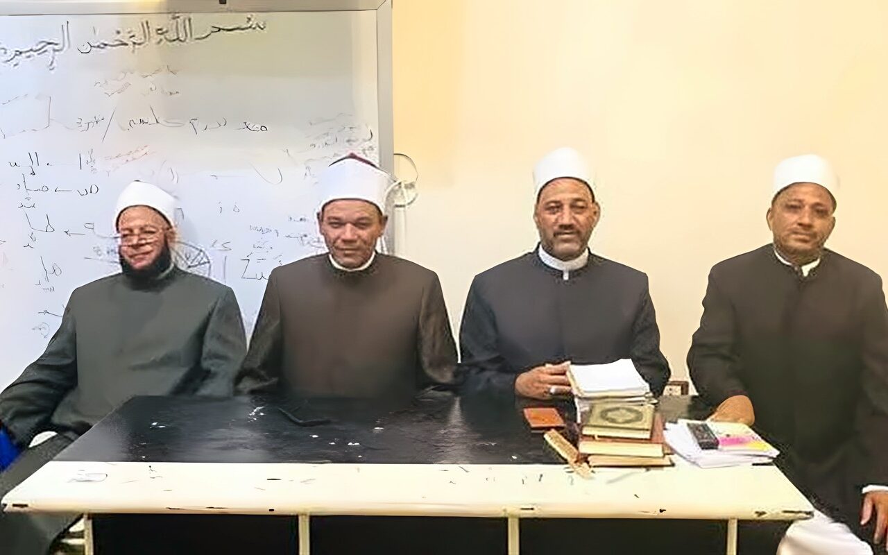 وكيل أوقاف البحر الأحمر يشهد انطلاق الدراسة بالمركز الثقافي بمسجد الميناء الكبير بالغردقة