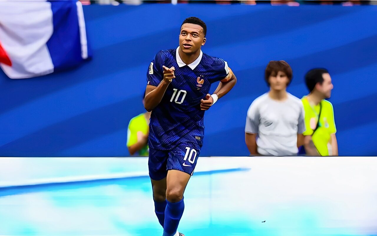 رابطة الدوري الإسباني تعتذر عن سخرية مبابي من الزعيم الصيني ماو تسي تونج