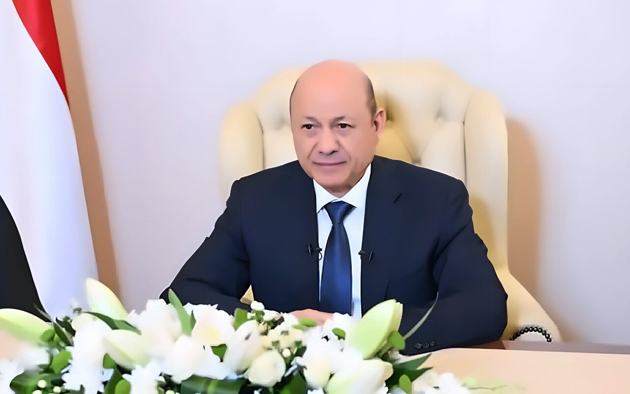 رشاد العليمي: عملية فجر اليمن تستهدف استعادة مؤسسات الدولة