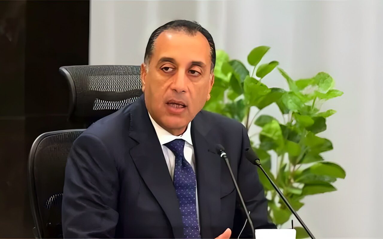 أخبار مصر اليوم: عودة المياه بانتظام إلى المناطق المتضررة بمدينة نصر.. مدبولي يحسم الجدل بشأن قطع الكهرباء 8 ساعات.. علاء فاروق يكشف خطة زيادة إنتاج اللحوم والدواجن