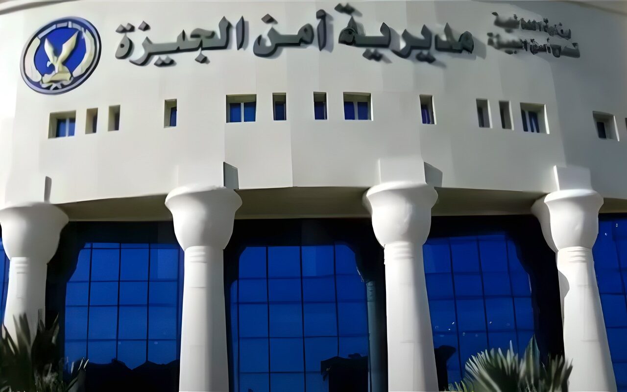 أمن الجيزة ينقذ شخصًا من القفز من أعلى عقار سكني بعد مروره بأزمة نفسية