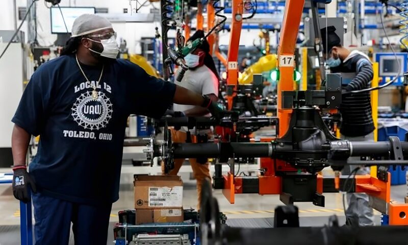 الإنتاج الصناعي الأميركي يرتفع 0.3% في سبتمبر رغم ضغوط حرب إيران