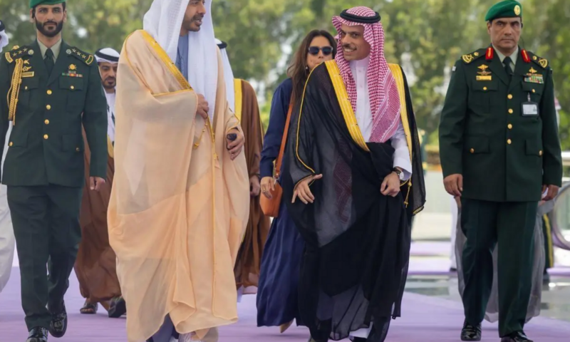 وزيرا خارجية السعودية والإمارات يبحثان المستجدات الإقليمية