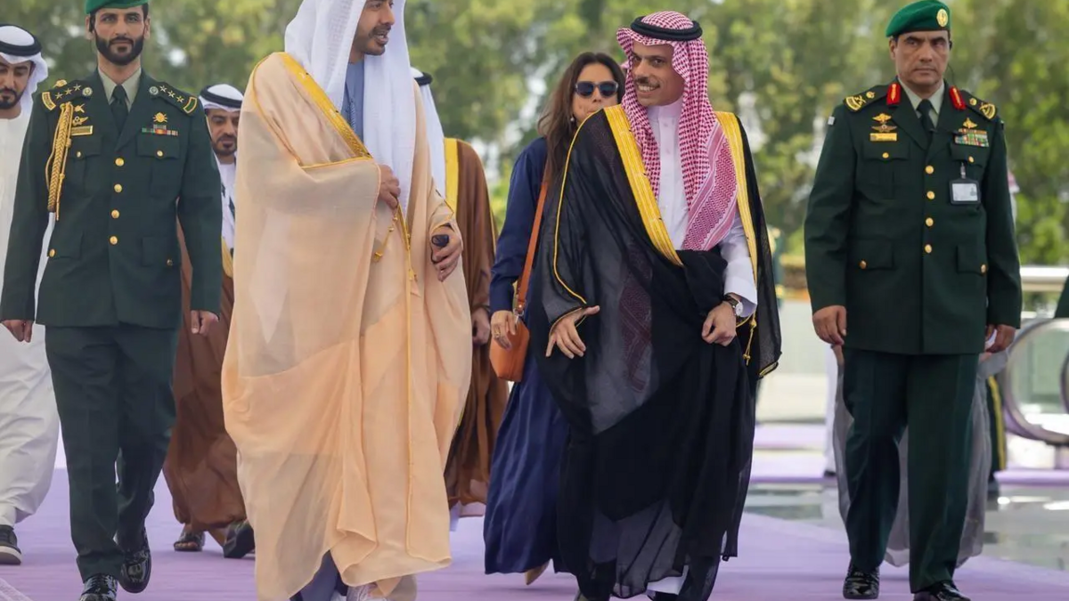 وزيرا خارجية السعودية والإمارات يبحثان المستجدات الإقليمية