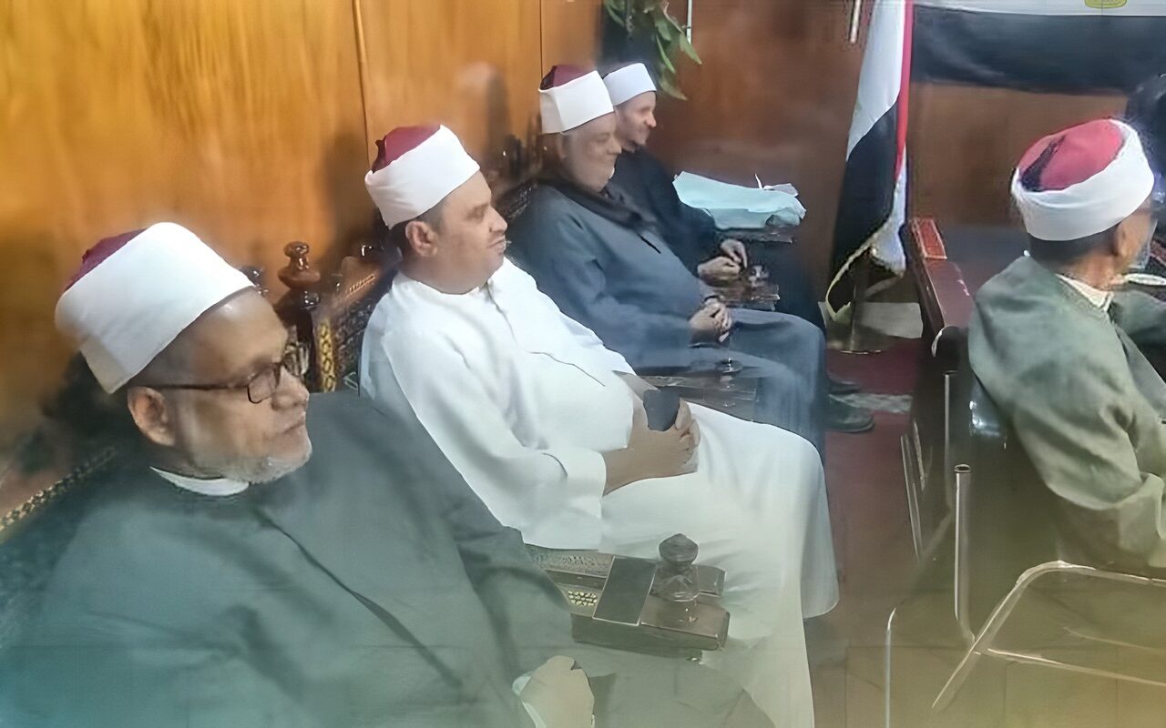 مدير أوقاف قنا يوجِّه بتطوير آليات التفتيش الميداني وتعزيز الانضباط داخل المساجد