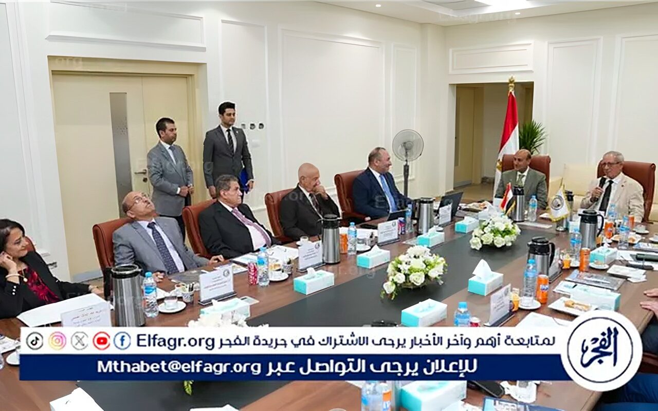 رئيس جامعةأسيوط الأهلية يشارك فى اجتماع مجلس أمناء الجامعة