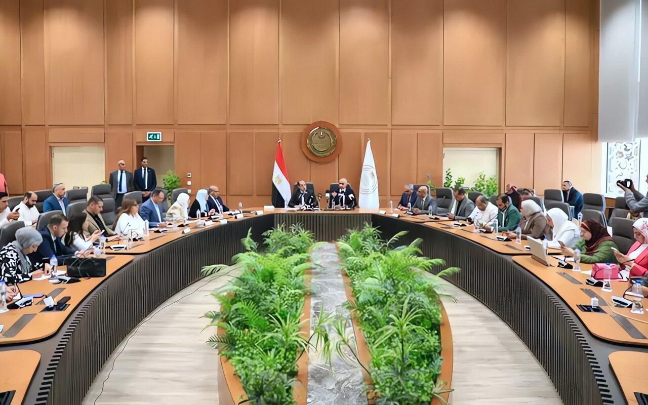 تنفيذًا لتوصيات «منتدى مصر ٢٠٢٦».. توفير المخصصات المالية اللازمة لتدريب وتأهيل المعلمين والقضاء على الفترات المسائية