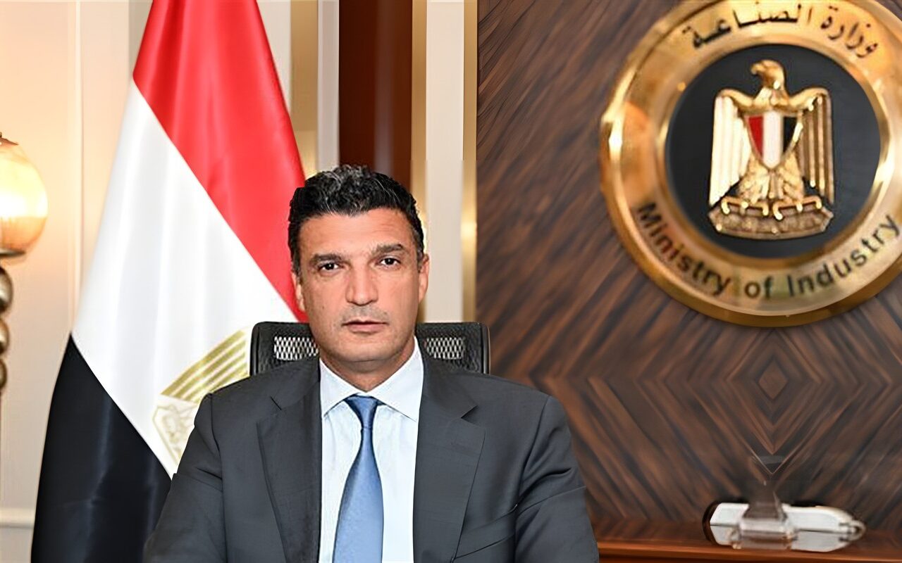 الصناعة تدعو المصانع المتعثرة للاستفادة من خدمات صندوق إعادة الهيكلة عبر منظومة دعم المصنعين
