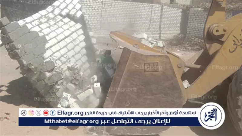 محافظ أسيوط: إزالة 25 حالة تعدي ومتابعة طلبات تقنين أراضي أملاك الدولة بصدفا