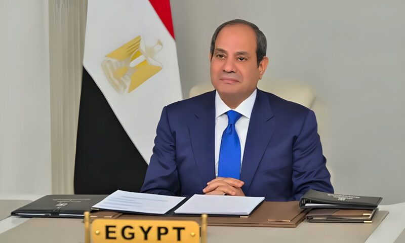 رسائل السيسي لـ البرهان: ندعم الحفاظ على السودان وسيادته وسلامة أراضيه ووحدة مؤسساته الوطنية.. والدفع بالحل السياسي للأزمة والمساهمة في إنهاء الحرب ورفع المعاناة الإنسانية عن الشعب الشقيق