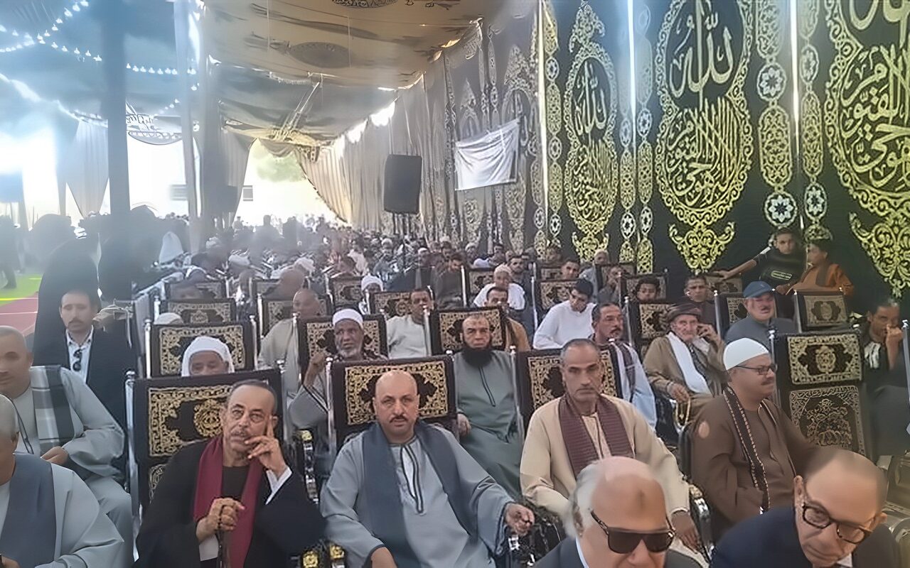 “الكفن” ينهي 15 عاما من الخصومة الثأرية بين عائلتين في أسيوط (فيديو)