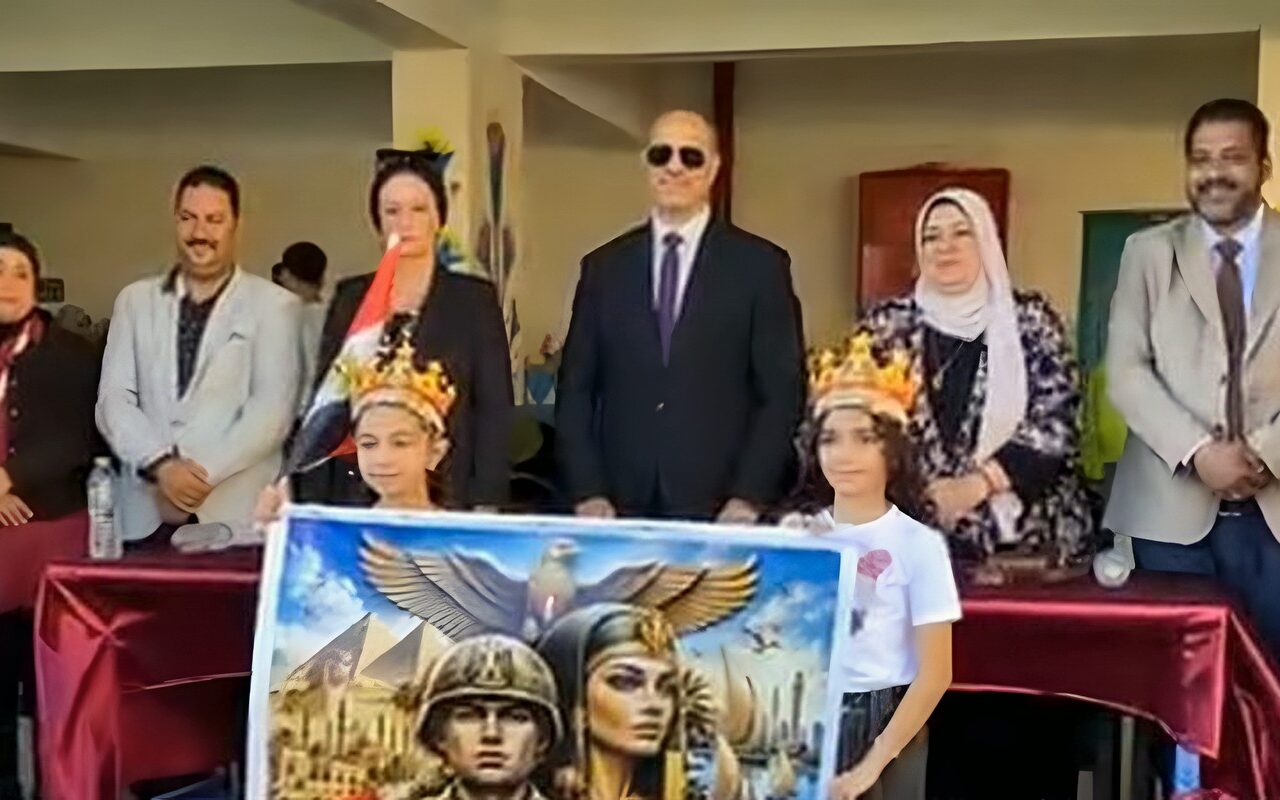 مدير تعليم الإسكندرية يشهد احتفالات أكتوبر بمدارس إدارة العجمي