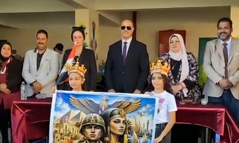 مدير تعليم الإسكندرية يشهد احتفالات أكتوبر بمدارس إدارة العجمي