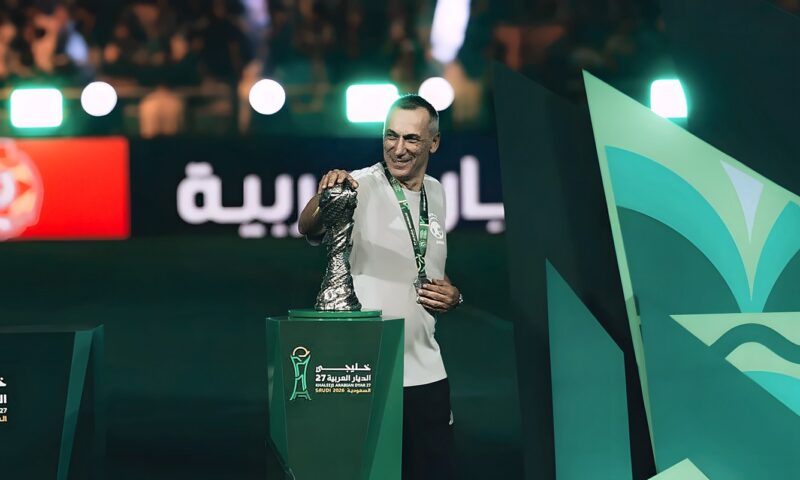الصحافة اليونانية تحتفي بدونيس: بطل في أولى تجاربه مع المنتخبات