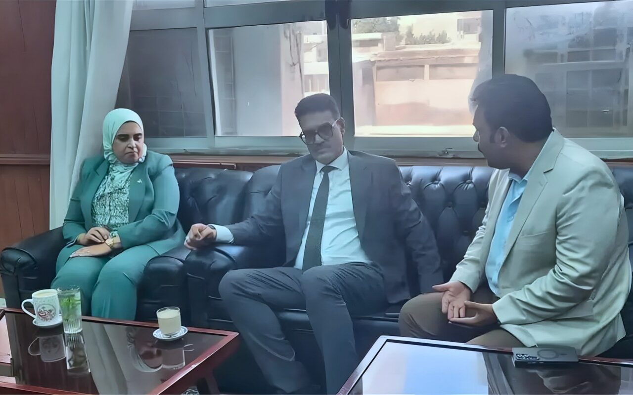 رئيس شركة المياه والصرف بالقليوبية يبحث مع هندسة بنها تعزيز التعاون للتطوير الفني والبحث العلمي