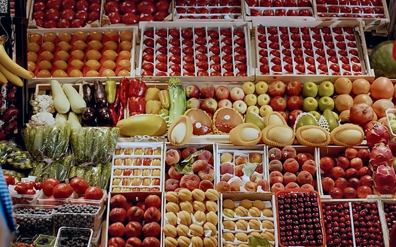 أسعار الفاكهة اليوم، برتقال أبو سرة بـ25 جنيها والبرقوق والخوخ بـ75 وارتفاع المانجو