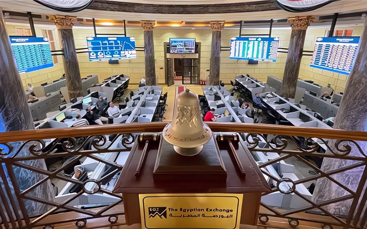 تباين مؤشرات البورصة بعد 90 دقيقة من التداول بمنتصف التعاملات الصباحية