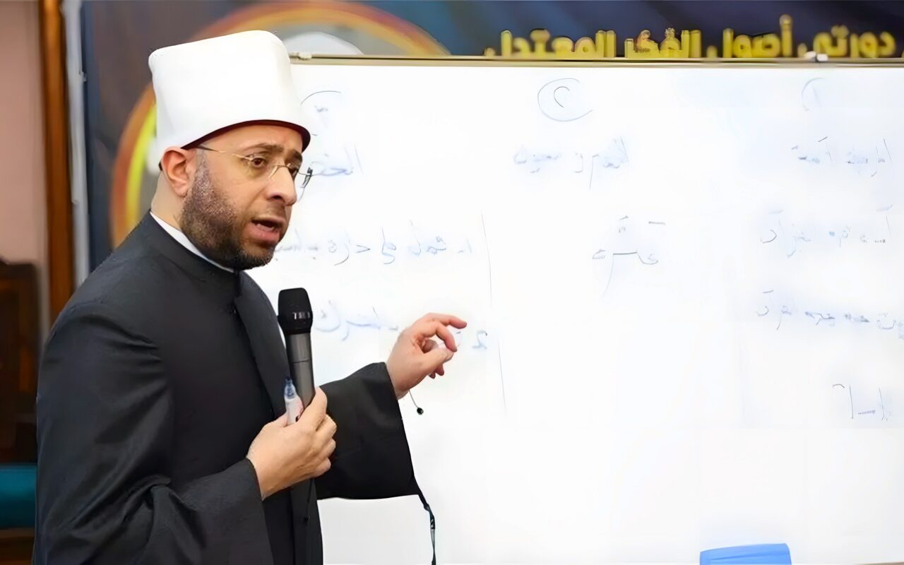 وزير الأوقاف يشهد افتتاح دورتي «أصول الفكر المعتدل» و«تحسين الأداء اللغوي» للأئمة بكرداسة