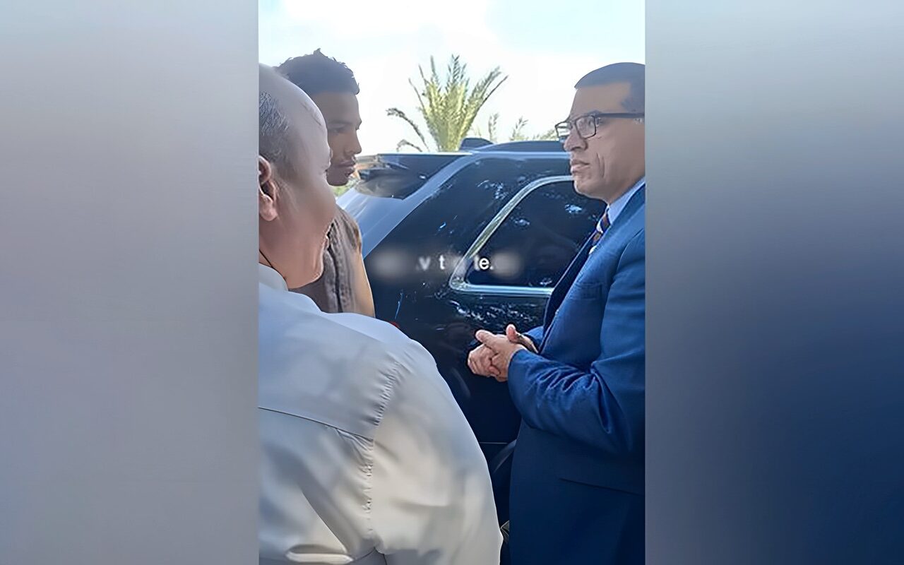 “متزعلش.. حقك هيرجع”، محافظ قنا يطالب بتعويض بائع سمك تضرر خلال حملة رفع إشغالات (فيديو)