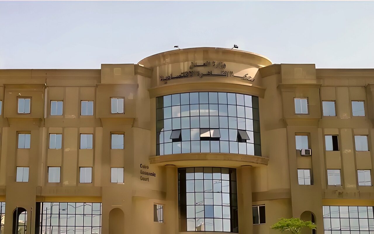 طالبة بالمنيا تتهم شركة محمول بالتقصير في واقعة انتحال شخصيتها والطب الشرعي يحسم موقف التوقيع